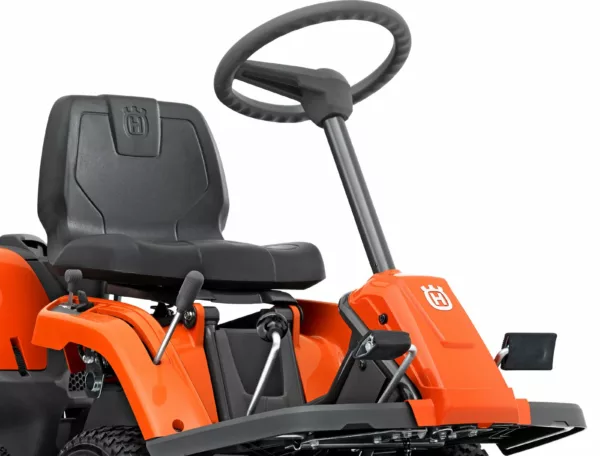 Husqvarna Frontmäher R 112C5 mit Mähdeck Combi 85 - Winterpaket mit Schneeschild, Gummileiste und Schneeketten - Modell 2025 – Bild 4