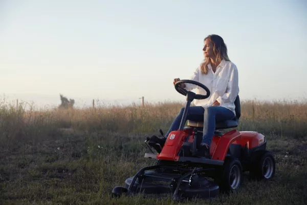 Husqvarna Akku-Frontmäher R 112iC inkl. Mähdeck Combi 85, Akku und Ladegerät - Modell 2025 – Bild 5
