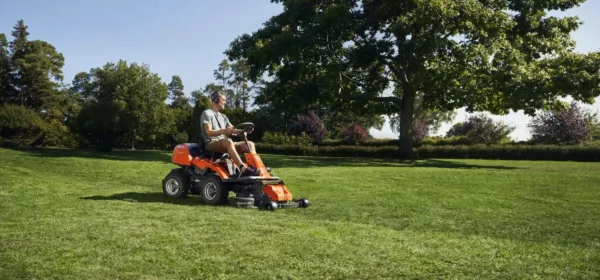Husqvarna Profi-Frontmäher R 214TC inkl. Mähdeck Combi 94 - Modell 2025 – Bild 4